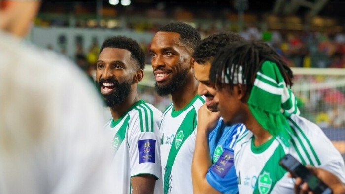 تعليق ناري لنجم الأهلي السعودي يثير الجدل تعليق ناري لنجم الأهلي السعودي يثير الجدل
