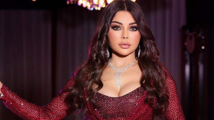 شاهد.. هيفاء وهبي تبهر متابعيها بإطلالة جديدة لها عبر فيسبوك شاهد.. هيفاء وهبي تبهر متابعيها بإطلالة جديدة لها عبر فيسبوك