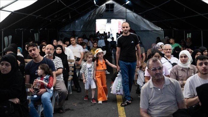 تركيا تعلن عن عودة أكثر من 411 ألف سوري طوعا إلى بلادهم منذ ديسمبر الماضي تركيا تعلن عن عودة أكثر من 411 ألف سوري طوعا إلى بلادهم منذ ديسمبر الماضي