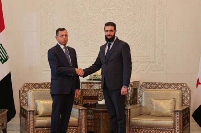 الرئيس السوري ورئيس المخابرات العراقي يبحثان المستجدات الأمنية وحركة المنافذ البرية الرئيس السوري ورئيس المخابرات العراقي يبحثان المستجدات الأمنية وحركة المنافذ البرية