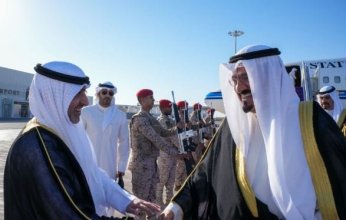 رئيس الوزراء الكويتي يصل إلى السعودية في مستهل زيارة رسمية
