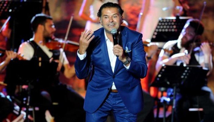 النجم راغب علامة يثير الجدل مجددًا في حفل بلبنان.. ما القصة؟ النجم راغب علامة يثير الجدل مجددًا في حفل بلبنان.. ما القصة؟