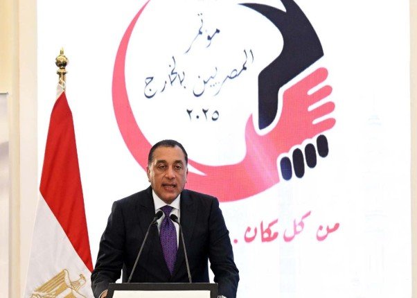 رئيس الوزراء المصري: متمسكون بثوابت سياستنا الخارجية تجاه القضية الفلسطينية رئيس الوزراء المصري: متمسكون بثوابت سياستنا الخارجية تجاه القضية الفلسطينية