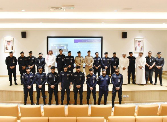 (الداخلية): المرحلة المقبلة ستشهد مزيدا من الخدمات التكنولوجية الأمنية المتطورة (الداخلية): المرحلة المقبلة ستشهد مزيدا من الخدمات التكنولوجية الأمنية المتطورة