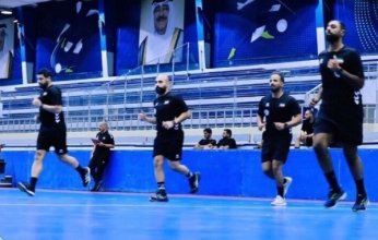 لجنة الحكام تقدم جائزة "مشينة" لأفضل حكم كويتي