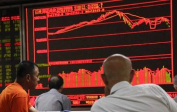 هبوط جماعي في الأسواق الآسيوية والأوروبية عقب إعلان "ترامب" عن رسوم جمركية جديدة.. ماذا يحدث؟