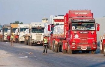 استئناف دخول المساعدات الإنسانية إلى الفلسطينيين بقطاع غزة