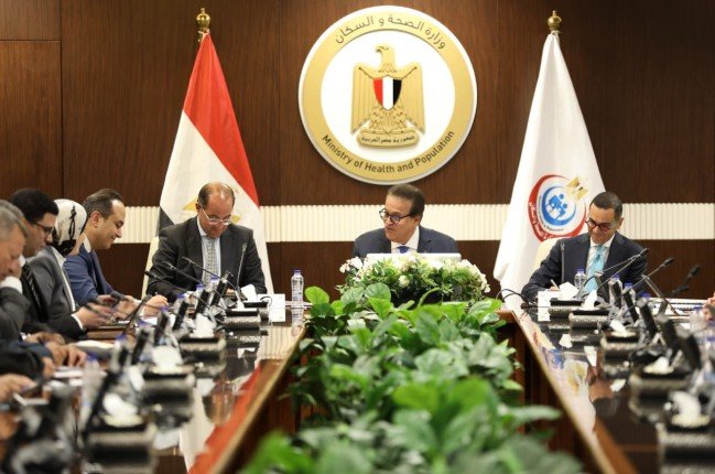 مصر.. وزير الصحة يترأس اجتماعًا لمتابعة موقف ملف المساهمة التكافلية بمنظومة التأمين الصحي مصر.. وزير الصحة يترأس اجتماعًا لمتابعة موقف ملف المساهمة التكافلية بمنظومة التأمين الصحي