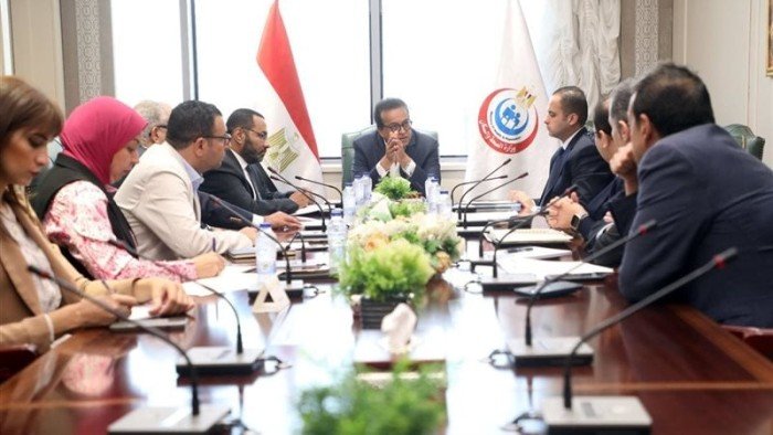 وزير الصحة: ملتزمون بتوفير جميع الأصناف الدوائية داخل المنشآت الطبية وزير الصحة: ملتزمون بتوفير جميع الأصناف الدوائية داخل المنشآت الطبية