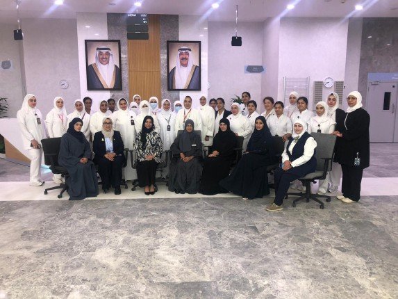 الصحة الكويتية تطلق دورة تدريبية لتأهيل ممرضات الولادة بالتعاون مع كلية عمان للعلوم الصحية الصحة الكويتية تطلق دورة تدريبية لتأهيل ممرضات الولادة بالتعاون مع كلية عمان للعلوم الصحية