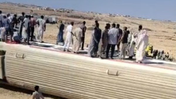 مصر.. 29 مصابًا في انقلاب عربة قطار ركاب غرب الضبعة بمطروح مصر.. 29 مصابًا في انقلاب عربة قطار ركاب غرب الضبعة بمطروح