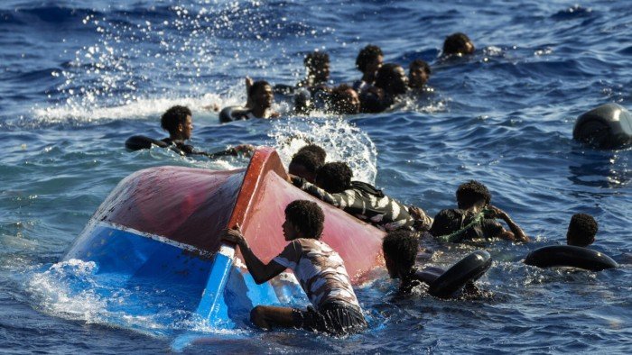غرق 26 مهاجرا وعشرات المفقودين في البحر المتوسط بالقرب من ايطاليا غرق 26 مهاجرا وعشرات المفقودين في البحر المتوسط بالقرب من ايطاليا
