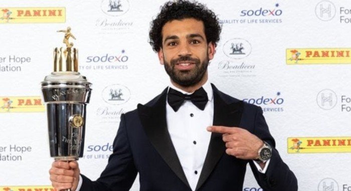 محمد صلاح يحقق رقمًا تاريخيًا بعد فوزه بجائزة أفضل لاعب في البريميرليج محمد صلاح يحقق رقمًا تاريخيًا بعد فوزه بجائزة أفضل لاعب في البريميرليج