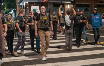 الأمن الفيدرالي الأمريكي ينفذ حملة اعتقالات واسعة في واشنطن.. ماذا يحدث؟