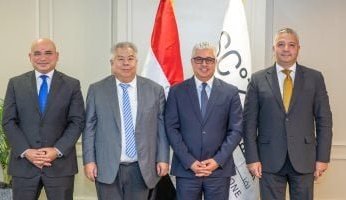 "اقتصادية قناة السويس" توقع عقد إقامة مشروع صيني لإنتاج الأرضيات وألواح الجدران