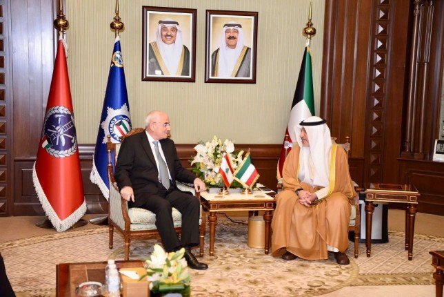 الكويت.. النائب الأول لرئيس مجلس الوزراء ووزير الداخلية يبحث مع وزير الدفاع اللبناني أوجه التعاون المشترك الكويت.. النائب الأول لرئيس مجلس الوزراء ووزير الداخلية يبحث مع وزير الدفاع اللبناني أوجه التعاون المشترك