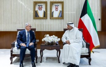وزير الخارجية الكويتي يستقبل السفير المصري بمناسبة انتهاء فترة عمله لدى البلاد