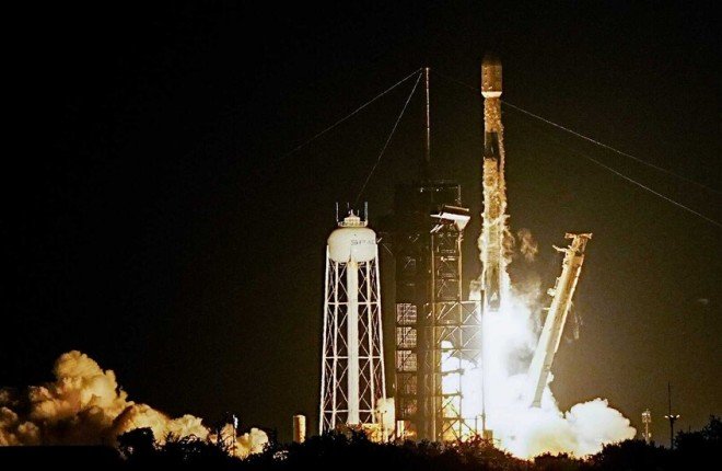 "سبيس إكس" تطلق المركبة الأمريكية السرية X-37B في مهمتها الثامنة "سبيس إكس" تطلق المركبة الأمريكية السرية X-37B في مهمتها الثامنة