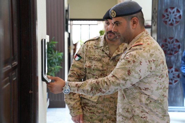 الكويت.. رئاسة الأركان العامة للجيش تدشن نظام البصمة الإلكتروني لتعزيز كفاءة العمل الكويت.. رئاسة الأركان العامة للجيش تدشن نظام البصمة الإلكتروني لتعزيز كفاءة العمل