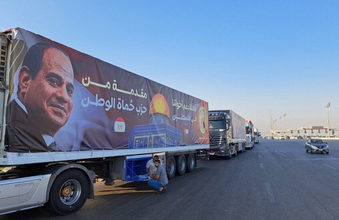 اسرائيل تصر على قتل الفلسطينين جوعا وتمنع دخول فوج المساعدات المصرية لانقاذ شعب غزة اسرائيل تصر على قتل الفلسطينين جوعا وتمنع دخول فوج المساعدات المصرية لانقاذ شعب غزة