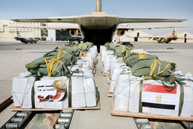 بالصور.. مصر تواصل أعمال الإسقاط الجوي للمساعدات الإنسانية على قطاع غزة استمرارًا لتوجيهات الرئيس السيسي بالصور.. مصر تواصل أعمال الإسقاط الجوي للمساعدات الإنسانية على قطاع غزة استمرارًا لتوجيهات الرئيس السيسي