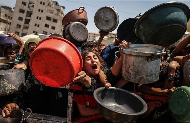"هيومن رايتس ووتش": نظام المساعدات الإسرائيلي في غزة تحوّل إلى مصيدة للموت "هيومن رايتس ووتش": نظام المساعدات الإسرائيلي في غزة تحوّل إلى مصيدة للموت