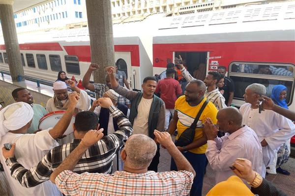 السكة الحديد تشغل القطار العاشر للعودة الطوعية للأشقاء السودانيين السكة الحديد تشغل القطار العاشر للعودة الطوعية للأشقاء السودانيين
