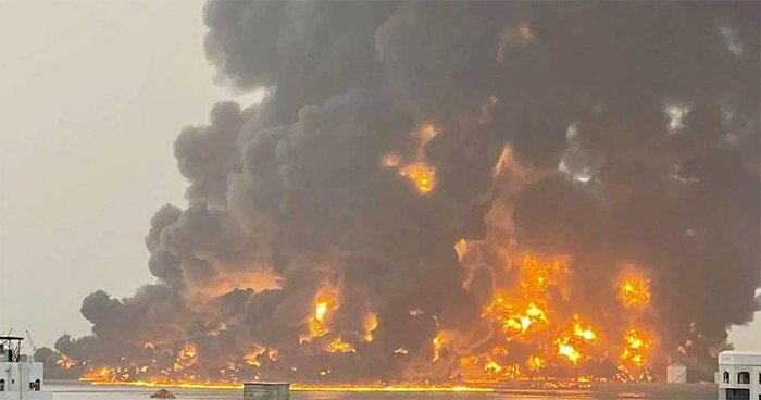جيش الاحتلال الإسرائيلي يقصف محطة كهرباء في اليمن جيش الاحتلال الإسرائيلي يقصف محطة كهرباء في اليمن