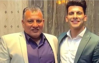 والد "زيزو" يكسر صمته و يرد على جمهور الزمالك بعد الهجوم على نجله وزوجته