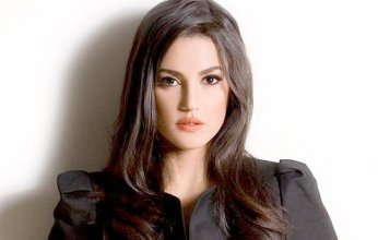 قمة الإبداع الإعلامي للشباب العربي تكرم "درة" عن تجربتها الإخراجية الأولى "وين صرنا"