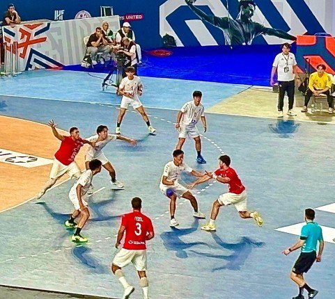 منتخب الناشئين "يقلب الطاولة" ويهزم اليابان ويتأهل متصدرًا للدور الرئيسي بمونديال اليد منتخب الناشئين "يقلب الطاولة" ويهزم اليابان ويتأهل متصدرًا للدور الرئيسي بمونديال اليد