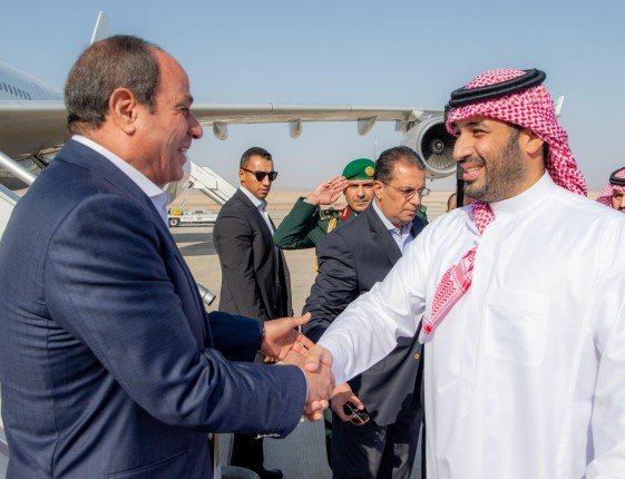 ولي العهد السعودي يستقبل الرئيس السيسي في نيوم ولي العهد السعودي يستقبل الرئيس السيسي في نيوم