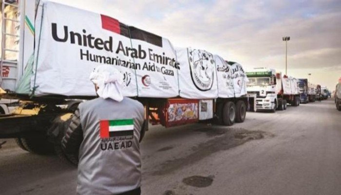 «الفارس الشهم 3».. 214 شاحنة إماراتية تحمل 4، 565 طناً من المساعدات تصل إلى غزة «الفارس الشهم 3».. 214 شاحنة إماراتية تحمل 4، 565 طناً من المساعدات تصل إلى غزة