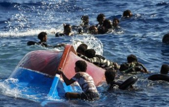 ارتفاع عدد الوفيات في غرق قارب مهاجرين قبالة اليمن إلى 86