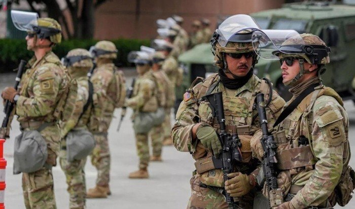 البنتاغون يخطط لنشر قوات في شيكاغو بأوامر من ترامب.. ما القصة؟ البنتاغون يخطط لنشر قوات في شيكاغو بأوامر من ترامب.. ما القصة؟