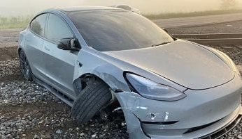 تسلا تدفع 200 مليون دولار تعويضات بعد مقتل شاب بسبب القيادة الآلية