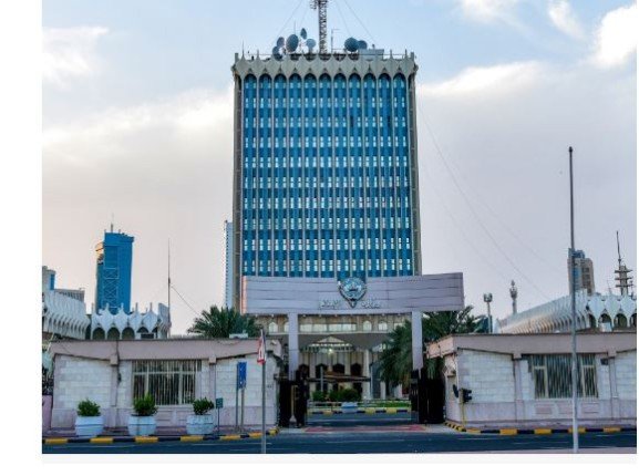 (الإعلام الكويتية): على جهات الإنتاج الفنية الالتزام بالضوابط المعمول بها خاصة المتعلقة باستخدام الرموز والزي العسكري (الإعلام الكويتية): على جهات الإنتاج الفنية الالتزام بالضوابط المعمول بها خاصة المتعلقة باستخدام الرموز والزي العسكري