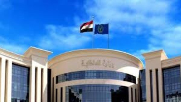 مصر.. مصدر أمني يوضح حقيقة تعدي فرد شرطة على الأهالي بأسوان مصر.. مصدر أمني يوضح حقيقة تعدي فرد شرطة على الأهالي بأسوان