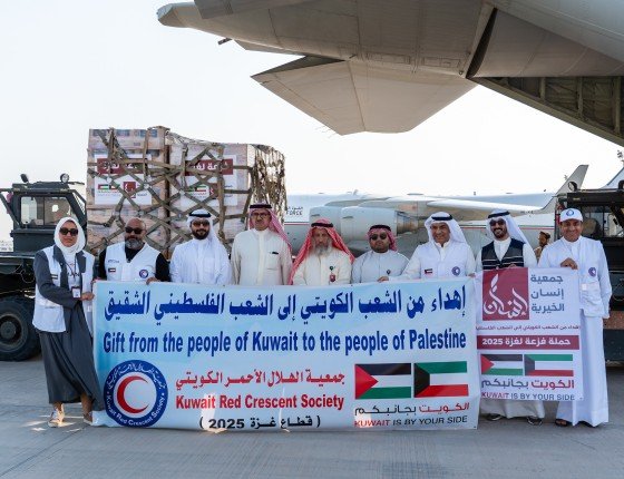 إقلاع الطائرة الخامسة من الجسر الجوي الكويتي الثاني محملة بـ10 أطنان من المساعدات الإغاثية لغزة إقلاع الطائرة الخامسة من الجسر الجوي الكويتي الثاني محملة بـ10 أطنان من المساعدات الإغاثية لغزة