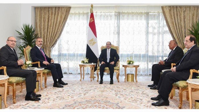 مصر وتركيا تؤكدان رفض إعادة الاحتلال العسكري لقطاع غزة وضرورة وقف إطلاق النار مصر وتركيا تؤكدان رفض إعادة الاحتلال العسكري لقطاع غزة وضرورة وقف إطلاق النار
