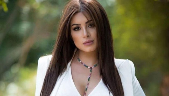 المطربة السورية سارة فرح تعلن اعتزالها الغناء نهائيا.. لهذا السبب المطربة السورية سارة فرح تعلن اعتزالها الغناء نهائيا.. لهذا السبب
