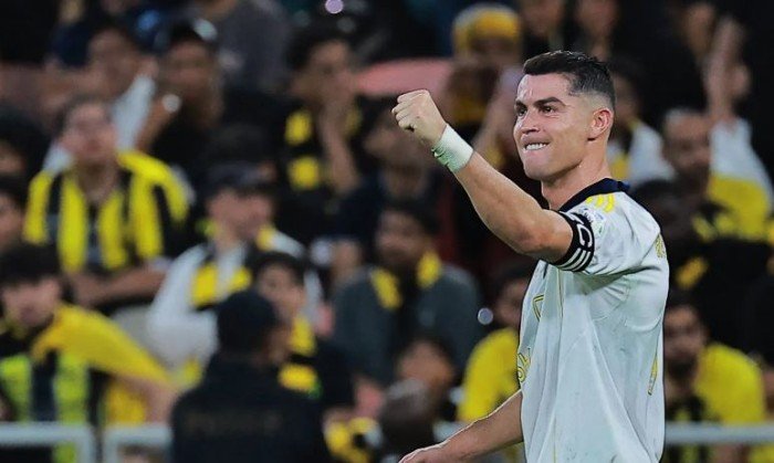 رقيم قياسي.. رونالدو يصبح الهداف التاريخي للنصر بعد هدفه بشباك الإتحاد رقيم قياسي.. رونالدو يصبح الهداف التاريخي للنصر بعد هدفه بشباك الإتحاد