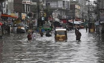 مصرع 6 أشخاص جراء الفيضانات بجزيرة بالى الإندونيسية