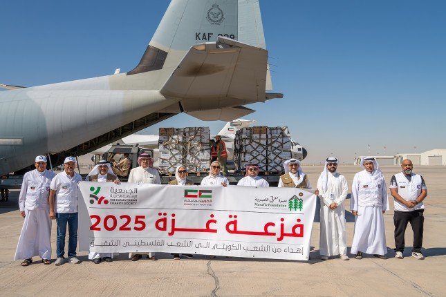 إقلاع الطائرة الثامنة من الجسر الجوي الكويتي الثاني محملة بـ10 أطنان من المساعدات لإغاثة غزة إقلاع الطائرة الثامنة من الجسر الجوي الكويتي الثاني محملة بـ10 أطنان من المساعدات لإغاثة غزة