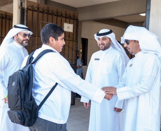 الابتسامات والحقائب الجديدة ترافق الطلبة في أول أيام العام الدراسي 2025/2026 الابتسامات والحقائب الجديدة ترافق الطلبة في أول أيام العام الدراسي 2025/2026