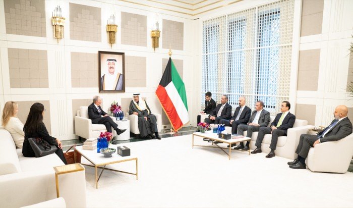 ولي العهد الكويتي يناقش موضوعات اقتصادية واستثمارية مع رؤساء «غولدمان ساكس» و«بلومبيرغ» و«بلاك روك» ولي العهد الكويتي يناقش موضوعات اقتصادية واستثمارية مع رؤساء «غولدمان ساكس» و«بلومبيرغ» و«بلاك روك»
