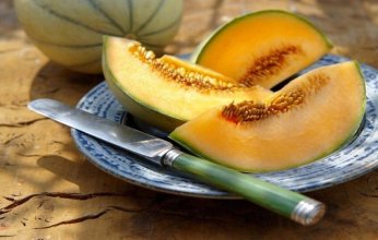 6 فوائد صحية وجمالية للبطيخ الأصفر.. فاكهة الصيف المنعشة