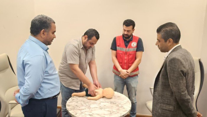 الصحة المصرية تُكمل المرحلة السادسة من تدريب العاملين على أجهزة إزالة الرجفان القلبي الصحة المصرية تُكمل المرحلة السادسة من تدريب العاملين على أجهزة إزالة الرجفان القلبي