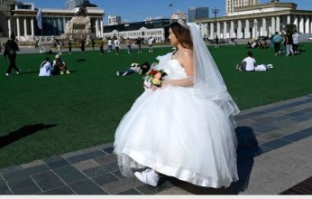 "يا فرحة ما تمت".. لص يسرق هدايا عروس بـ 100 ألف دولار (فيديو)