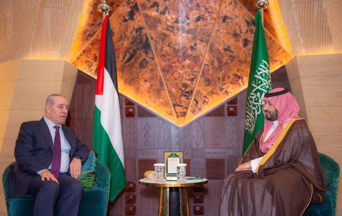 ولي العهد السعودي يبحث مع نائب رئيس دولة فلسطين تطورات الأحداث في فلسطين ولي العهد السعودي يبحث مع نائب رئيس دولة فلسطين تطورات الأحداث في فلسطين
